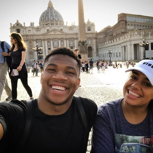 Γιάννης Αντετοκούνμπο | Το βίντεο της συντρόφου του που μας κάνει να αναρωτιόμαστε εάν παντρεύονται