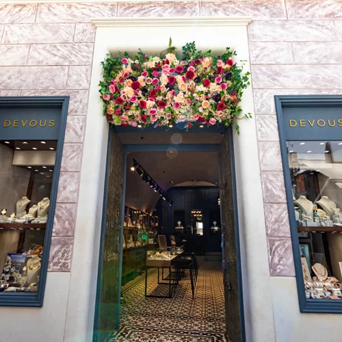 Ξέρουμε πού θα βρεις τα πιο ωραία κοσμήματα στη Σαντορίνη