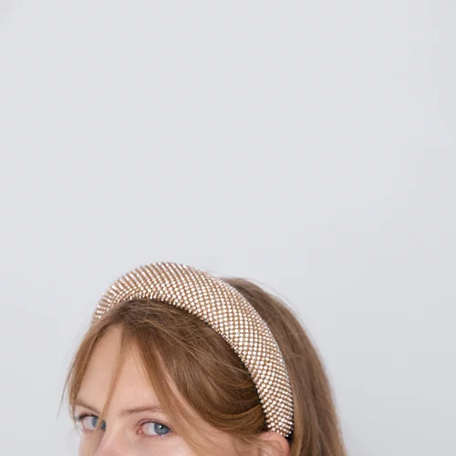 Το πιο stylish outfit καλεσμένης σε γάμο κοστίζει λιγότερο από 18 ευρώ