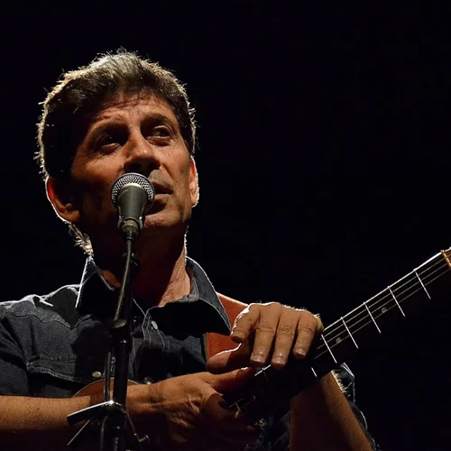 Σωκράτης Μάλαμας | Δες τα τέσσερα παιδιά (μάλαμα) του τραγουδοποιού