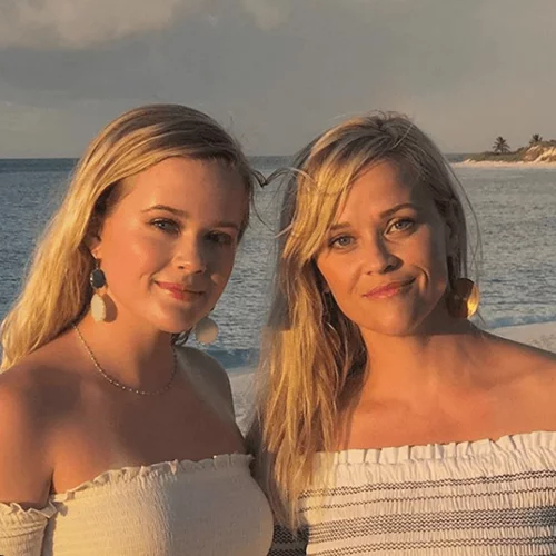 Reese Witherspoon | Το μήνυμα της κόρης της θα σε κάνει να τρέξεις να αγκαλιάσεις την μαμά σου
