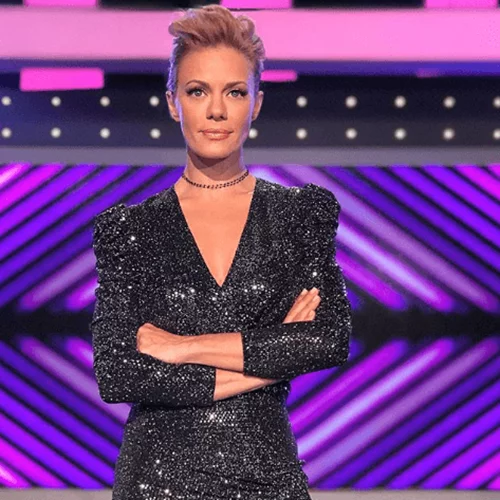 Η λαμπερή εμφάνιση της Ζέτας Μακρυπούλια στο τρέιλερ της νέας της εκπομπής