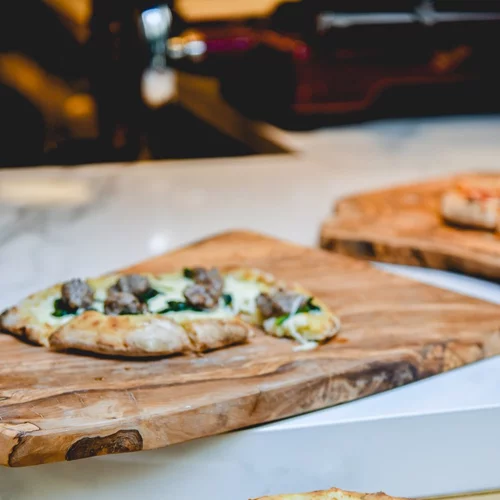 Αυτό είναι το νέο pizza spot που άνοιξε στο κέντρο της Αθήνας