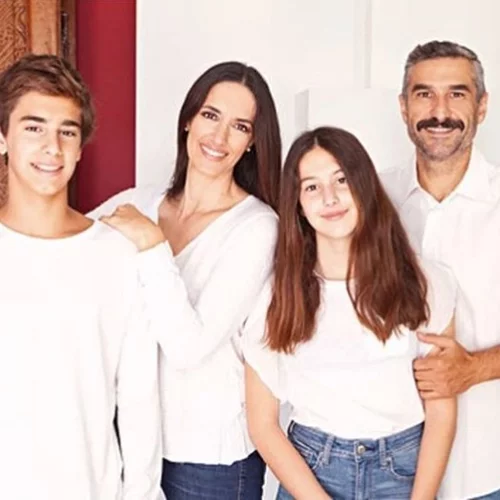 Στο Instagram της Νόνης Δούνια | Oι οικογενειακές στιγμές με τα δύο παιδιά της και τον Κυριάκο Μουρατίδη