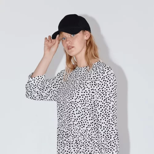 To πιο διάσημο φόρεμα του Zara διαθέτει πλέον το δικό του account στο Instagram