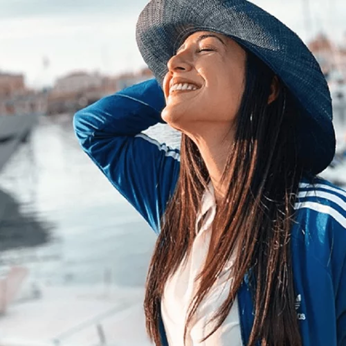 Η Ευγενία Σαμαρά είχε να κόψει τα μαλλιά της πάνω από ένα εκατοστό από το Δημοτικό και τώρα το τόλμησε | Δες το καρέ που έκανε