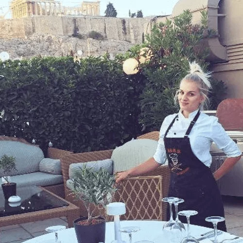 Ασημίνα Ουστάλλι | Η πρώην παίκτρια του MasterChef ποζάρει με μαγιό και θυμίζει πρωταγωνίστρια του Baywatch