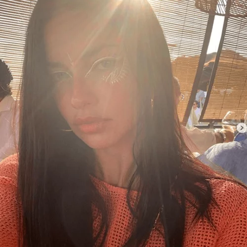 Adriana Lima | Η ενόχλησή της όταν ήρθε αντιμέτωπη με τους παπαράτσι στη Μύκονο
