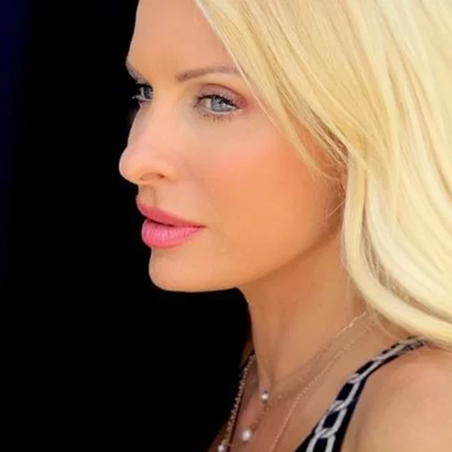 Ελένη Μενεγάκη | Επέστρεψε στην Αθήνα! Η πρώτη φωτογραφία