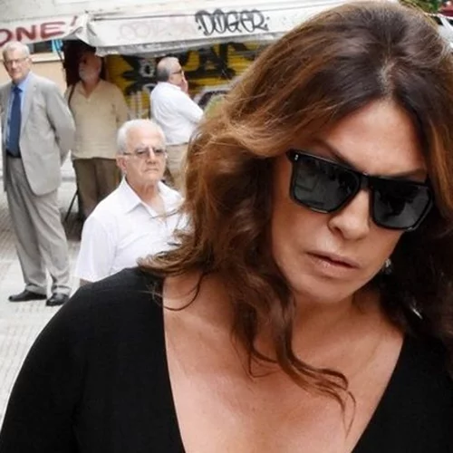 Βαρύ πένθος για την Βάνα Μπάρμπα | Έφυγε από τη ζωή η αδερφή της