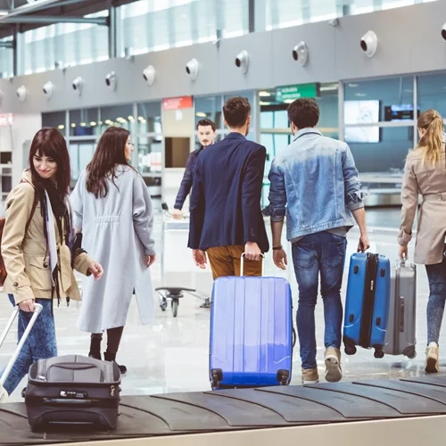 Πώς θα παραλαμβάνεις πάντα πρώτος τη βαλίτσα στο αεροδρόμιο