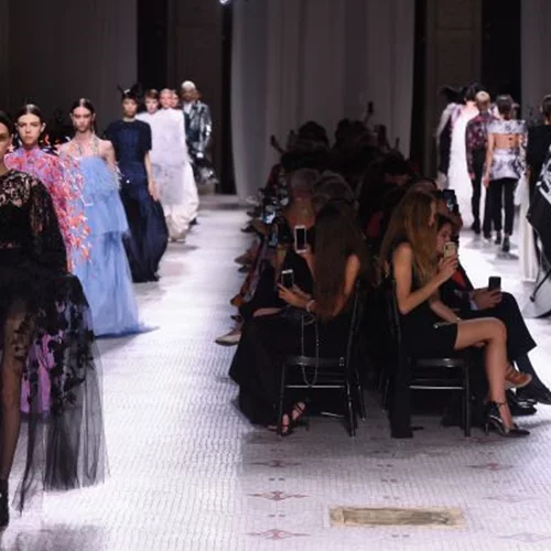 7 τάσεις μόδας για το φθινόπωρο/χειμώνα 2019-2020 που ξεχωρίσαμε από την εβδομάδα Υψηλής Ραπτικής