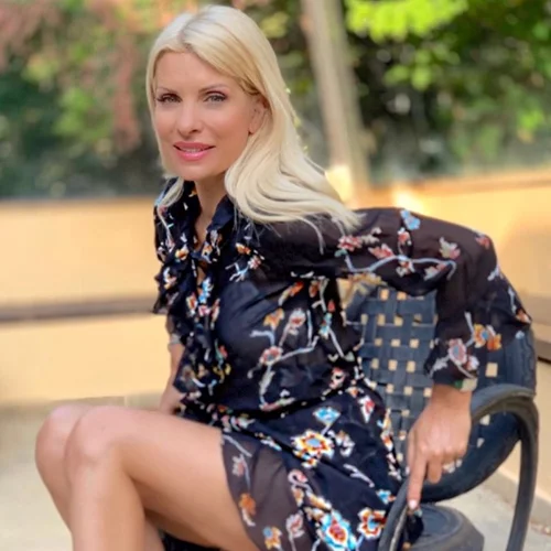 Ελένη Μενεγάκη | Το album των καλοκαιρινών της διακοπών μέχρι τώρα!