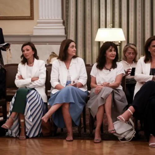 Ήβη Γόντικα | H κομψή πεθερά του Κυριάκου Μητσοτάκη που έκλεψε την παράσταση στην ορκωμοσία του