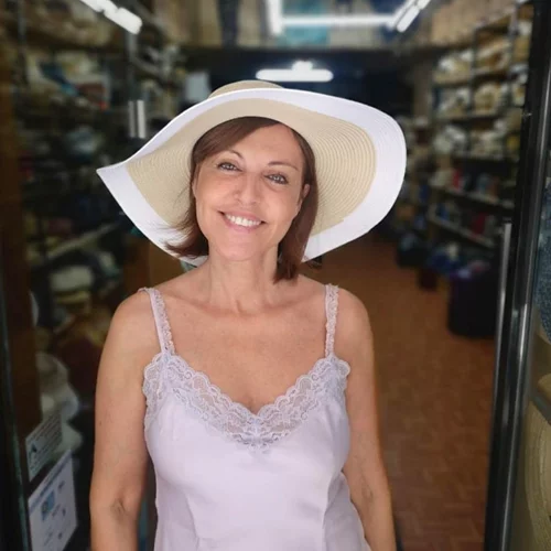 Η Αλεξάνδρα Παλαιολόγου στην παραλία με μπικίνι (χωρίς ρετούς)