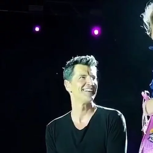 So cute! Η Αριάδνη Ρουβά "επισκέφτηκε" τον πατέρα της στην σκηνή