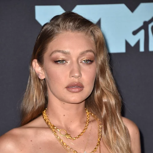 Η πρώτη φωτογραφία της Gigi Hadid μετά τη γέννηση της κόρης της