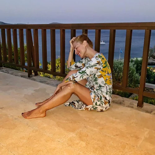 Μαρία Ηλιάκη | Δες την φωτογραφία που την έβγαλε ο Στέλιος Μανουσάκης μόνο με το σεντόνι