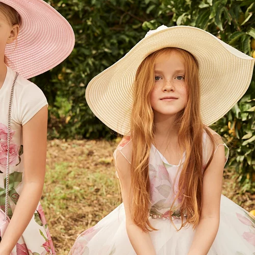 Σε αυτή τη συλλογή θα βρεις τα πιο ωραία ρούχα για κορίτσια κάθε ηλικίας