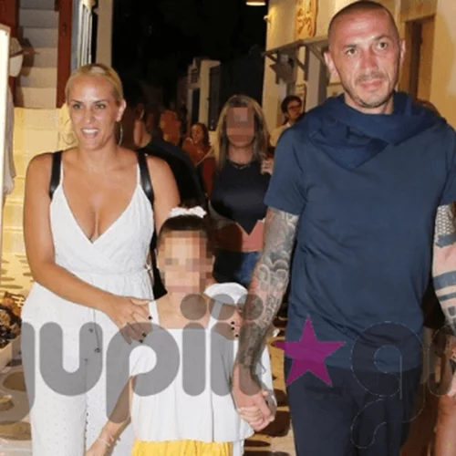 Έλενα Ασημακοπούλου | Με τον Μπρούνο Τσιρίλο και την κόρη τους στην Μύκονο