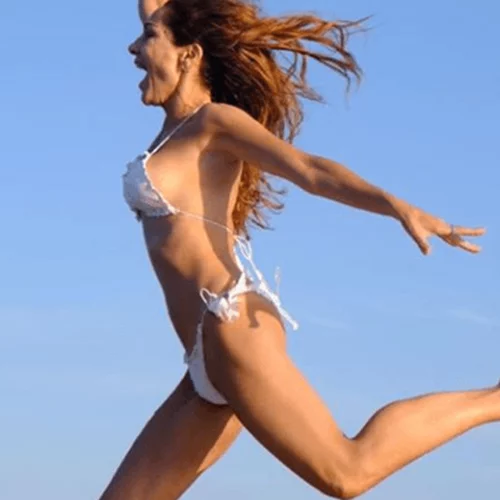 10 φορές που η Δέσποινα Βανδή μάς εντυπωσίασε με το καλλίγραμμο σώμα της αυτό το καλοκαίρι