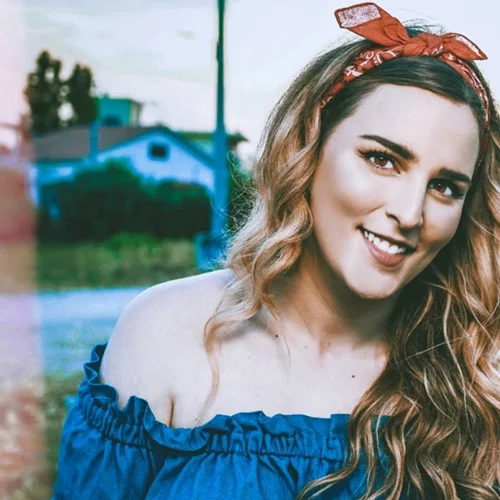 Εβελίνα Νικόλιζα | Mε το πιο τέλειο χρώμα μαλλιών, λίγο πριν το φθινόπωρο!