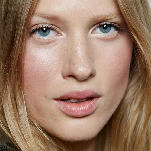 Η BB Cream είναι αυτό ακριβώς που ψάχνεις αν θέλεις να πετύχεις το τέλειο “no make-up look”