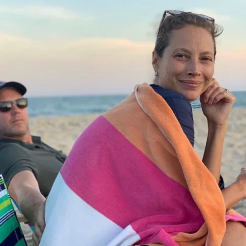 Christy Turlington | Στην Ελλάδα για διακοπές το Top Model των 90s