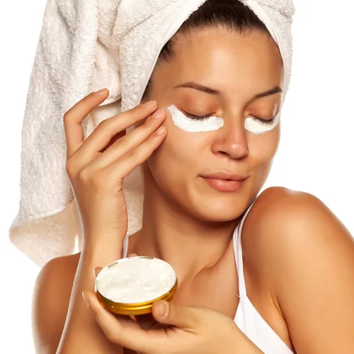 Αυτός είναι ο λόγος που χρειάζεσαι κρέμα ματιών