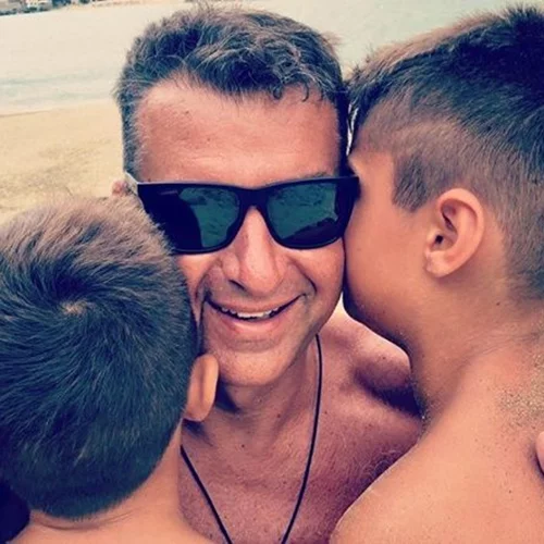 Γιώργος Λιάγκας | Καλοκαιρινή απόδραση με τους γιους του! Σε ποιο νησί βρέθηκε;