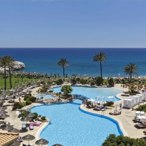 Το εστιατόριο Blue Bay του ξενοδοχείου Atlantica Imperial Resort and Spa υποψήφιο για το βραβείο Χρυσού Σκούφου
