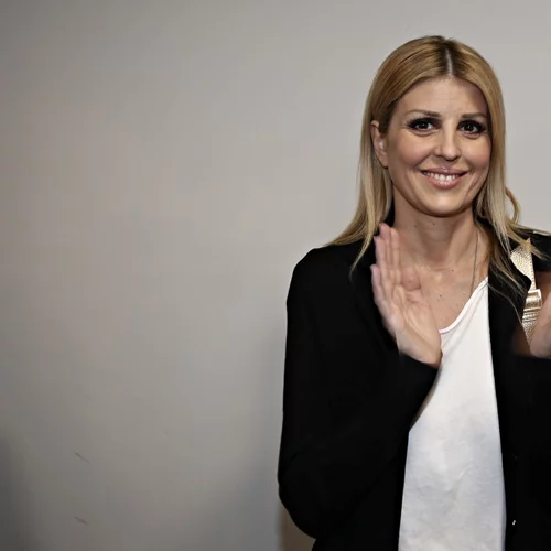 Έλενα Ράπτη | Ποια σχεδιάστρια δημιούργησε το νυφικό της;