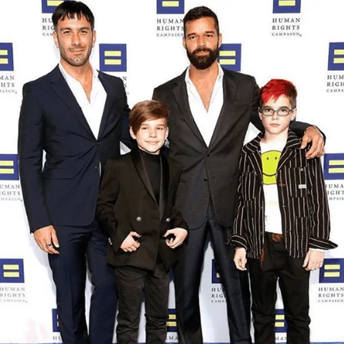 O Ricky Martin και ο σύζυγός του περιμένουν το τέταρτο παιδί τους