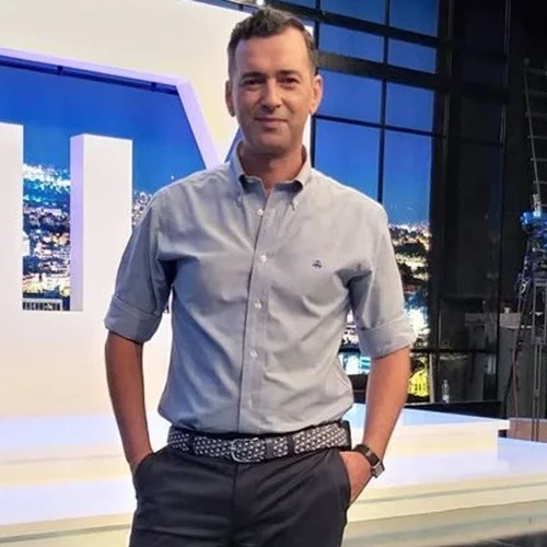 GNTM | Ο Άγγελος Μπράτης χορεύει pole dancing και γίνεται viral