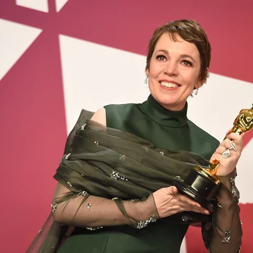 Olivia Colman | Τιμήθηκε με το αστέρι του Τάγματος από την βασιλική οικογένεια