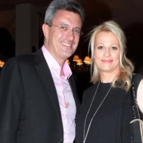 Νίκος Χατζηνικολάου | Φωτογραφίζει την κόρη του ενώ διαβάζει