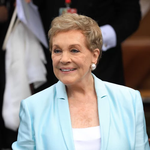 Julie Andrews | Tιμήθηκε με τον Χρυσό Λέοντα για τη συνολική πορεία της στον κινηματογράφο
