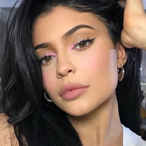 5 προϊόντα για τα χείλη που τα φουσκώνουν και δείχνουν πιο σαρκώδη