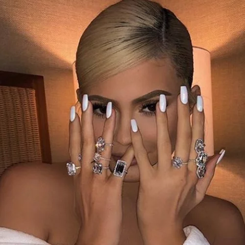 15 φορές που η Kylie Jenner έγινε η απόλυτη έμπνευση για σχέδια στα νύχια