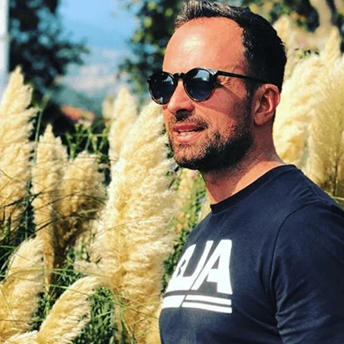 Πανύψηλη και αθλήτρια | Ο Γιώργος Λιανός φωτογραφίζει την κόρη του, Αρυάνα στην προπόνησή της