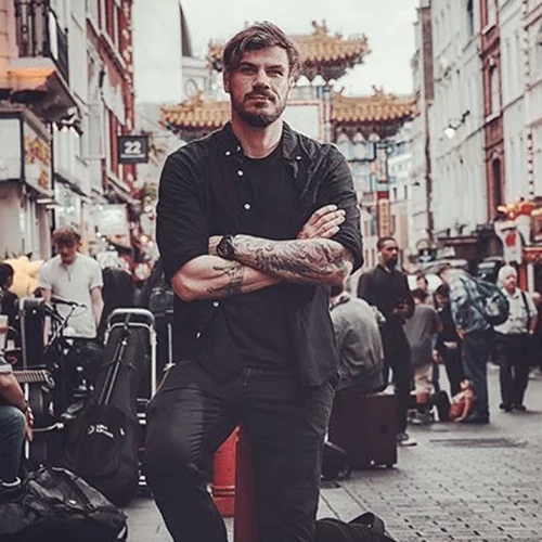 Άκης Πετρετζίκης | Αυτό είναι το εστιατόριο στο Westminster όπου μαγείρευε για τη βασίλισσα της Αγγλίας - Πώς μπήκε με ψεύτικο βιογραφικό (pics)