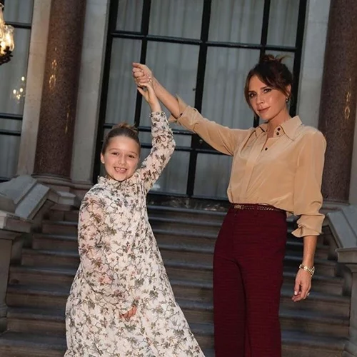 Harper Beckham | H κόρη της Victoria Beckham με το πιο cool φόρεμα του καλοκαιριού