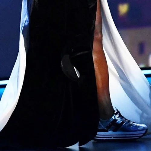 Ποια star του Hollywood εμφανίσθηκε με sneakers στα βραβεία Emmy;