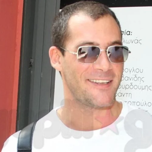 Αντίνοος Αλμπάνης | Η σπάνια εμφάνιση μετά την είδηση για την περιπέτεια της υγείας του