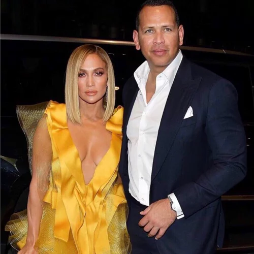 Jennifer Lopez | Πιο σέξι από ποτέ στην πρεμιέρα της ταινίας της με τον αρραβωνιαστικό της