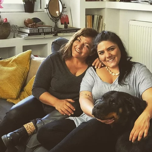 Δανάη Μπάρκα | Η νέα φάρσα στην Βίκυ Σταυροπούλου είναι ό,τι καλύτερο θα δεις