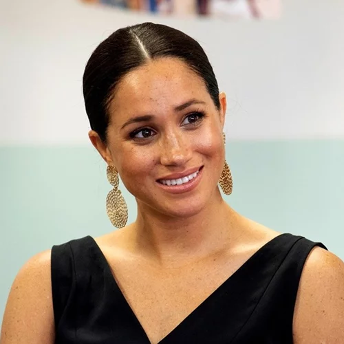 Μeghan Markle | Η μεγάλη αλλαγή που προσέξαμε στο στυλ της στη βασιλική περιοδεία στην Αφρική