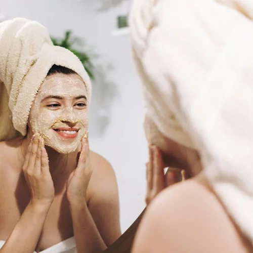 Καθαρισμός προσώπου στο σπίτι | Όλα τα βήματα για να το κάνεις μόνη σου