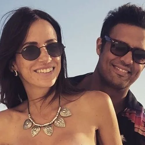 Σάββας Πούμπουρας | Μόλις αποκάλυψε το φύλο του μωρού που περιμένει η σύζυγός του!