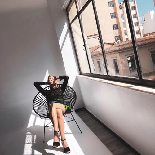 Βίκυ Καγιά |  Η πρεμιέρα του «Shopping Star», τα total black looks και τι περιμένουμε να δούμε